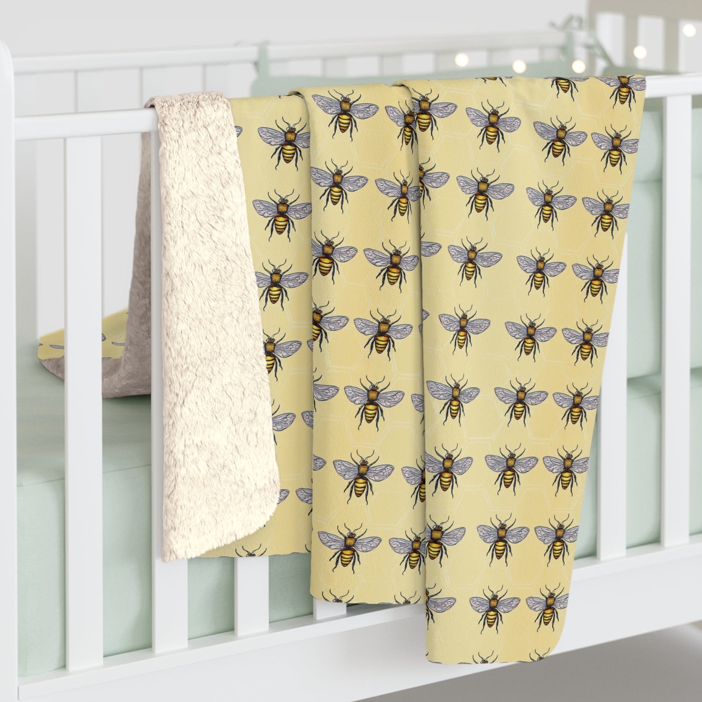 Cozy Bee Pattern Sherpa Fleece Blanket, Soft Throw for Home Decor, Gift for Nature Lovers, Bee Lover Blanket, Warm Bedspread