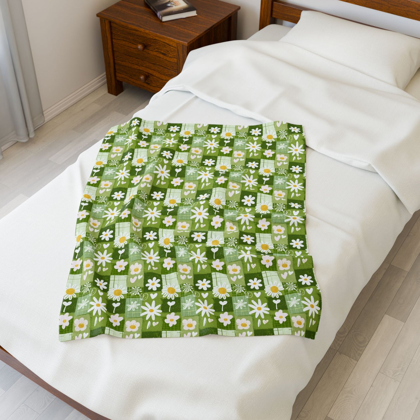 Cozy Floral Velveteen Plush Blanket for Home Decor, Gifts, Bedtime, Picnics, Indoor Comfort