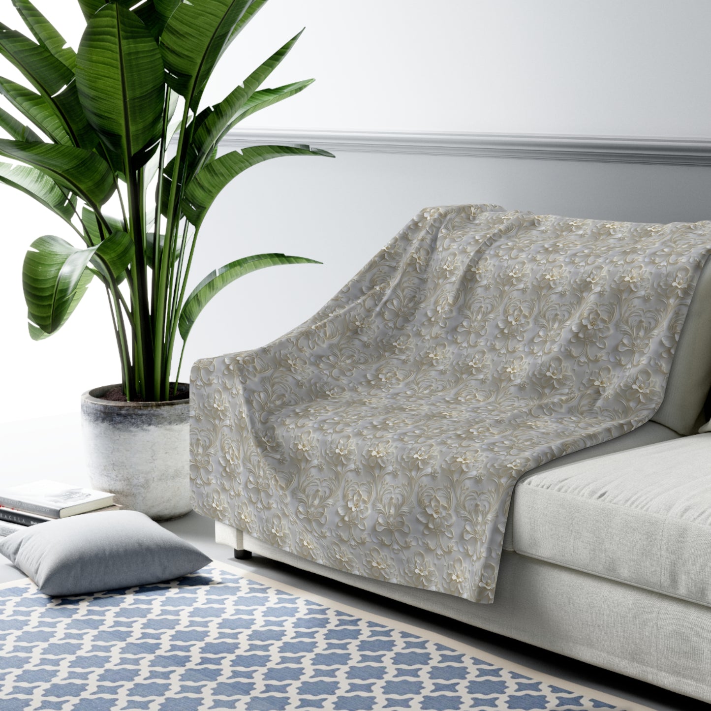 Cozy Sherpa Fleece Blanket with Elegant Design