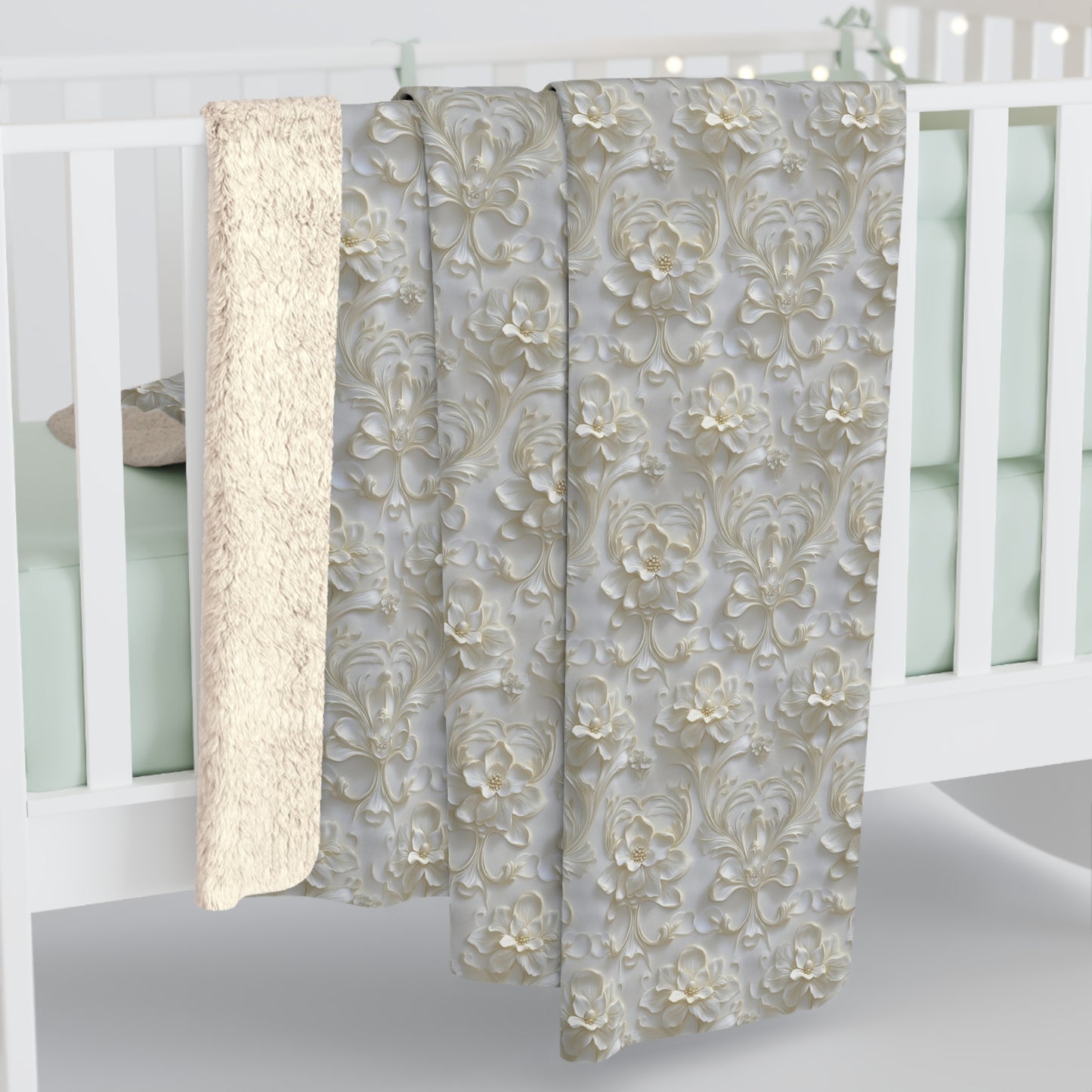 Cozy Sherpa Fleece Blanket with Elegant Design