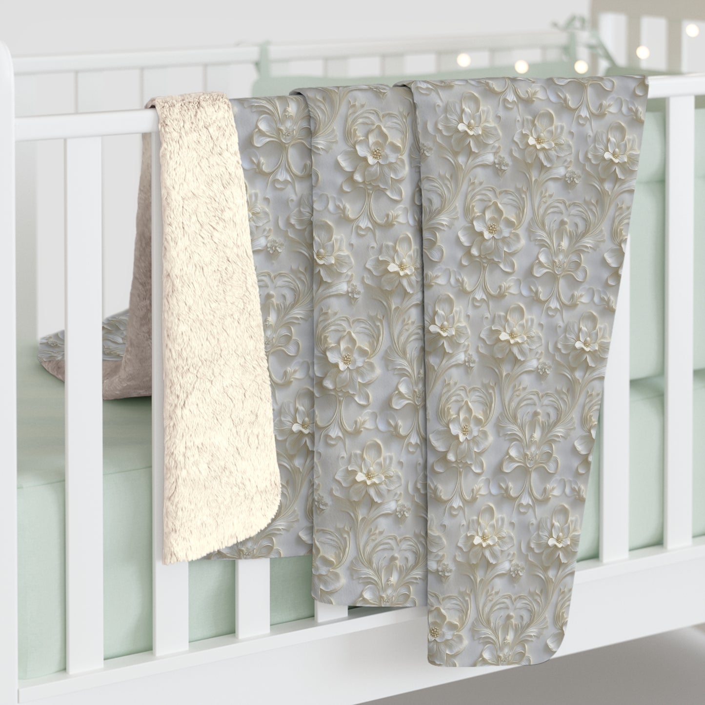 Cozy Sherpa Fleece Blanket with Elegant Design