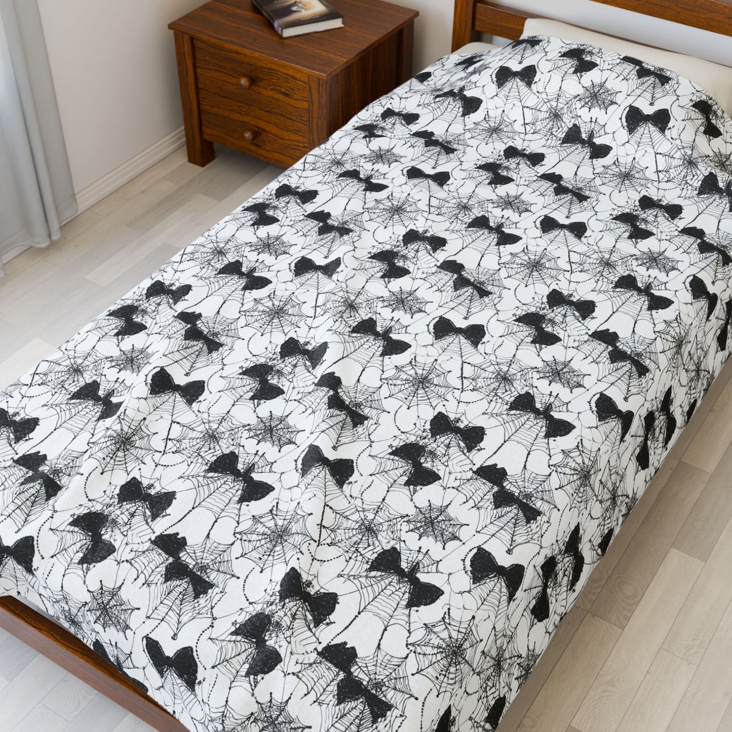 Spiderweb Cozy Velveteen Plush Blanket with Stylish Bow Pattern, Gift for Her, Snuggle Blanket, Halloween Blanket, Warm Throw