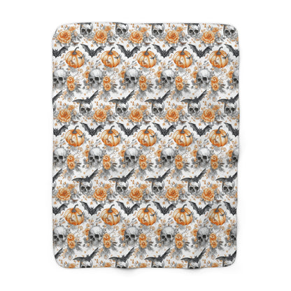 Cozy Halloween Sherpa Fleece Blanket - Spooky Skull & Pumpkin Design, Perfect for Fall Decor, Horror Movie Nights, Gift Idea