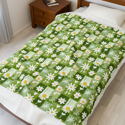 Cozy Floral Velveteen Plush Blanket for Home Decor, Gifts, Bedtime, Picnics, Indoor Comfort