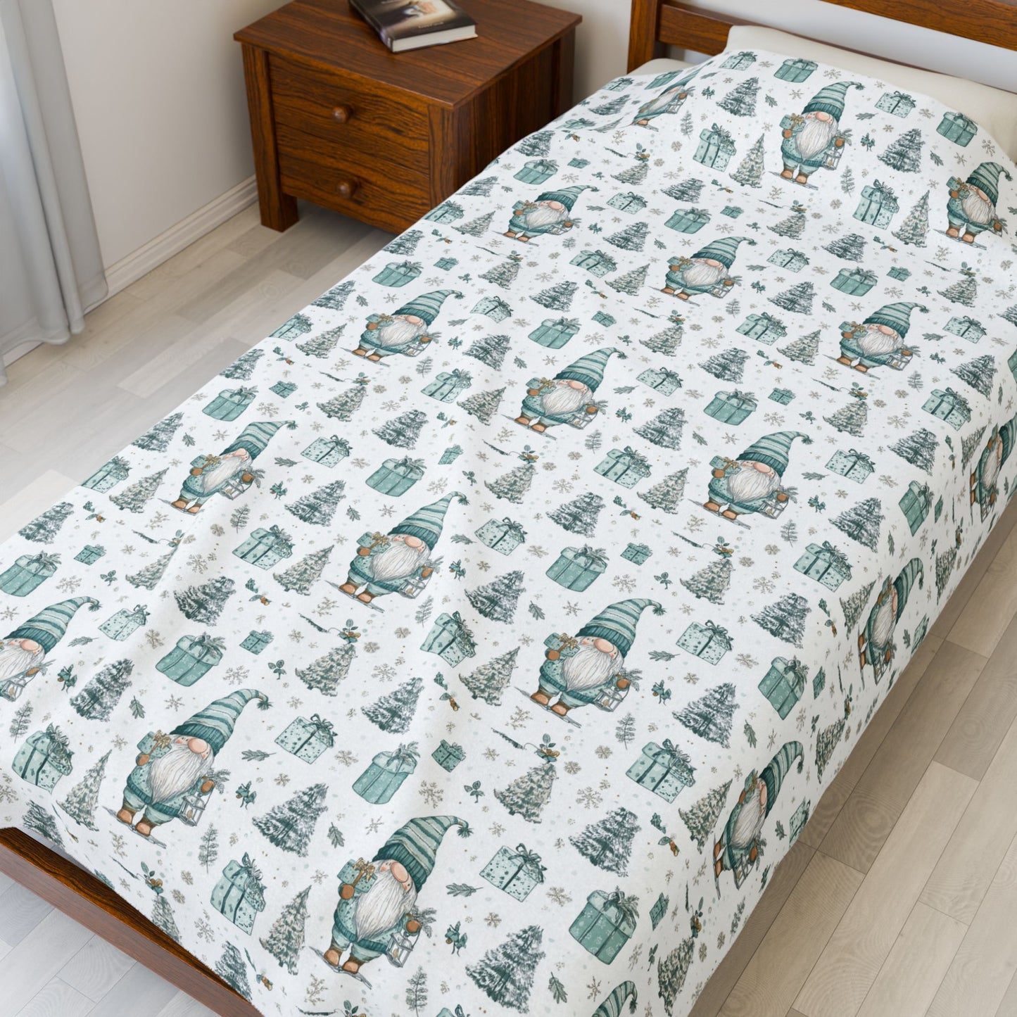 Cozy Velveteen Plush Blanket - Winter Gnomes Design, Perfect for Holiday Decor, Snuggling, Gift for Friends, Home Warmth