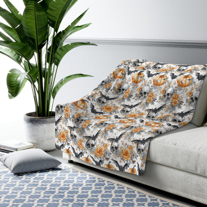 Cozy Halloween Sherpa Fleece Blanket - Spooky Skull & Pumpkin Design, Perfect for Fall Decor, Horror Movie Nights, Gift Idea