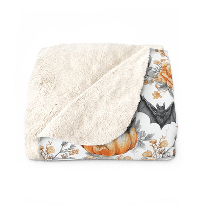 Cozy Halloween Sherpa Fleece Blanket - Spooky Skull & Pumpkin Design, Perfect for Fall Decor, Horror Movie Nights, Gift Idea