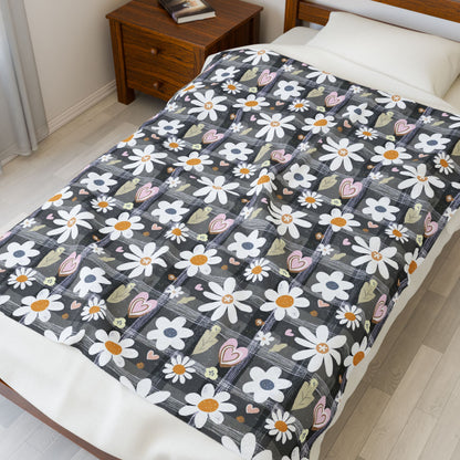 Cozy Floral Velveteen Blanket - Perfect for Home, Gifts, Picnics, and Snuggling!