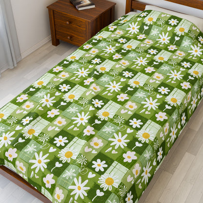 Cozy Floral Velveteen Plush Blanket for Home Decor, Gifts, Bedtime, Picnics, Indoor Comfort